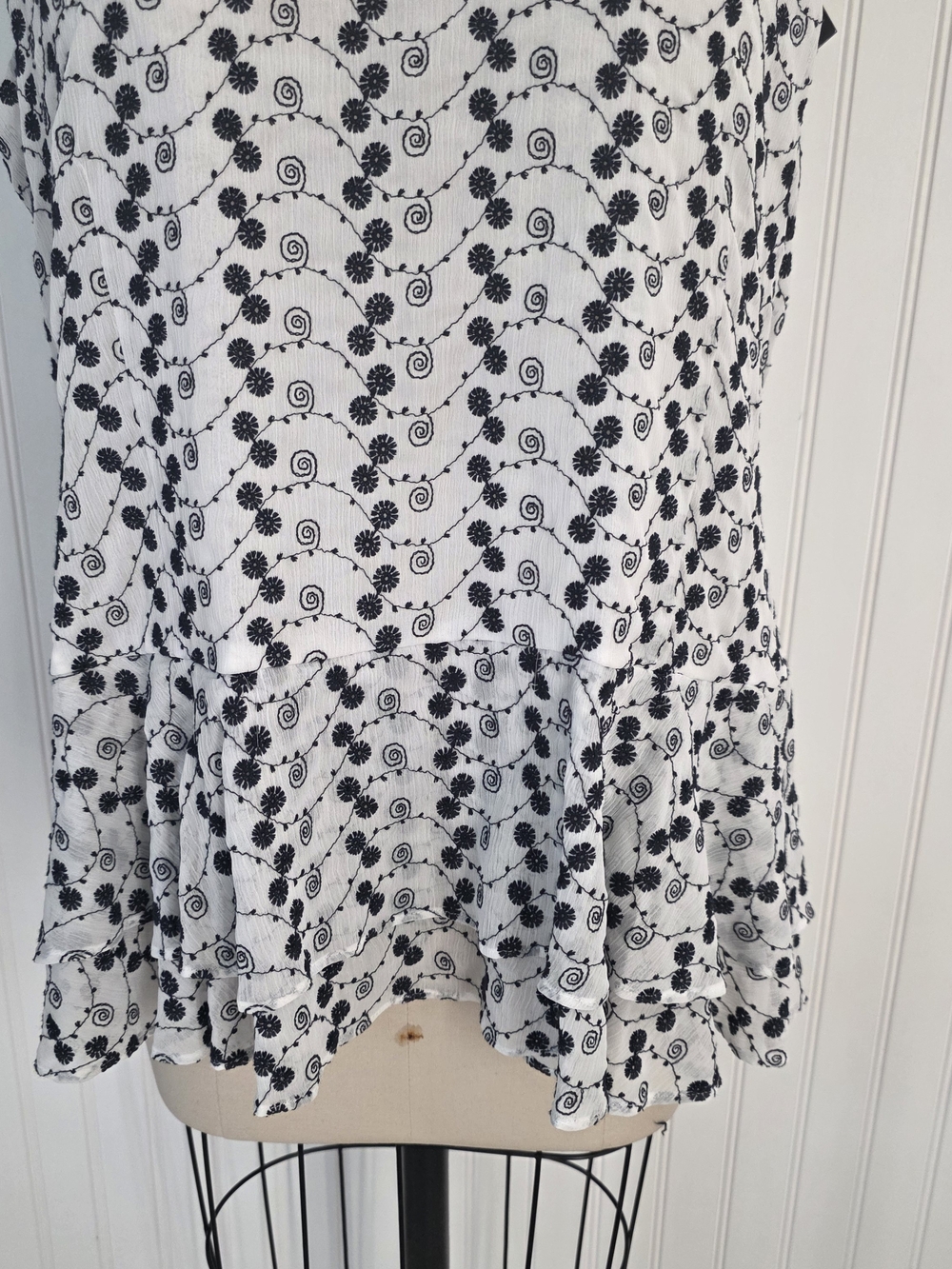Tommy Hilfiger Printed Sleeveless Ruffle Hem Top XL - Picture 6 of 9